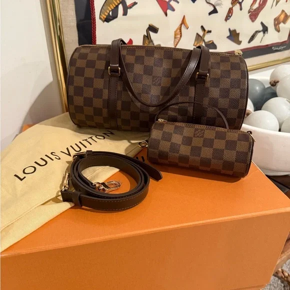 LV Damier Ebene Pochette Authentic - Picture 10 of 10